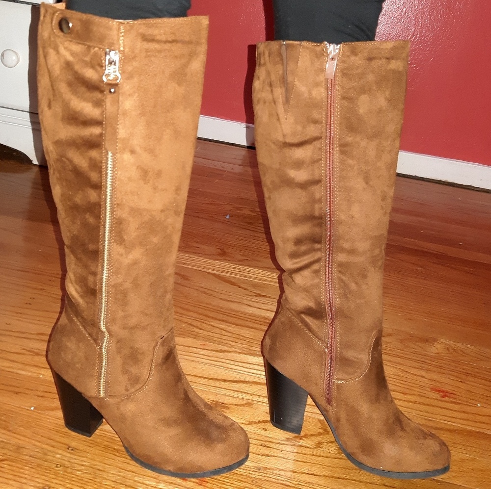 Boots - Picture 4 of 5